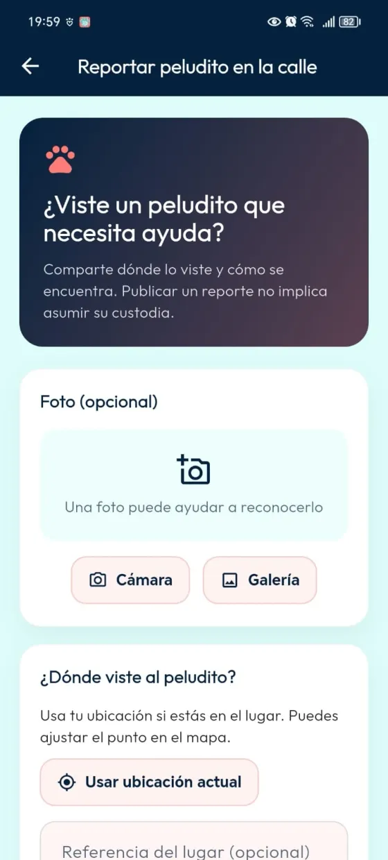Inicio del formulario de reporte con fotografía opcional y opciones Cámara y Galería.